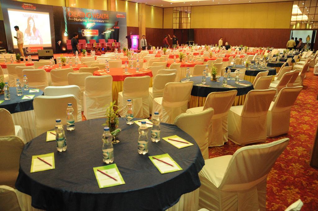 Hotel Ramada By Wyndham Jaipur Jaisinghpura Zewnętrze zdjęcie