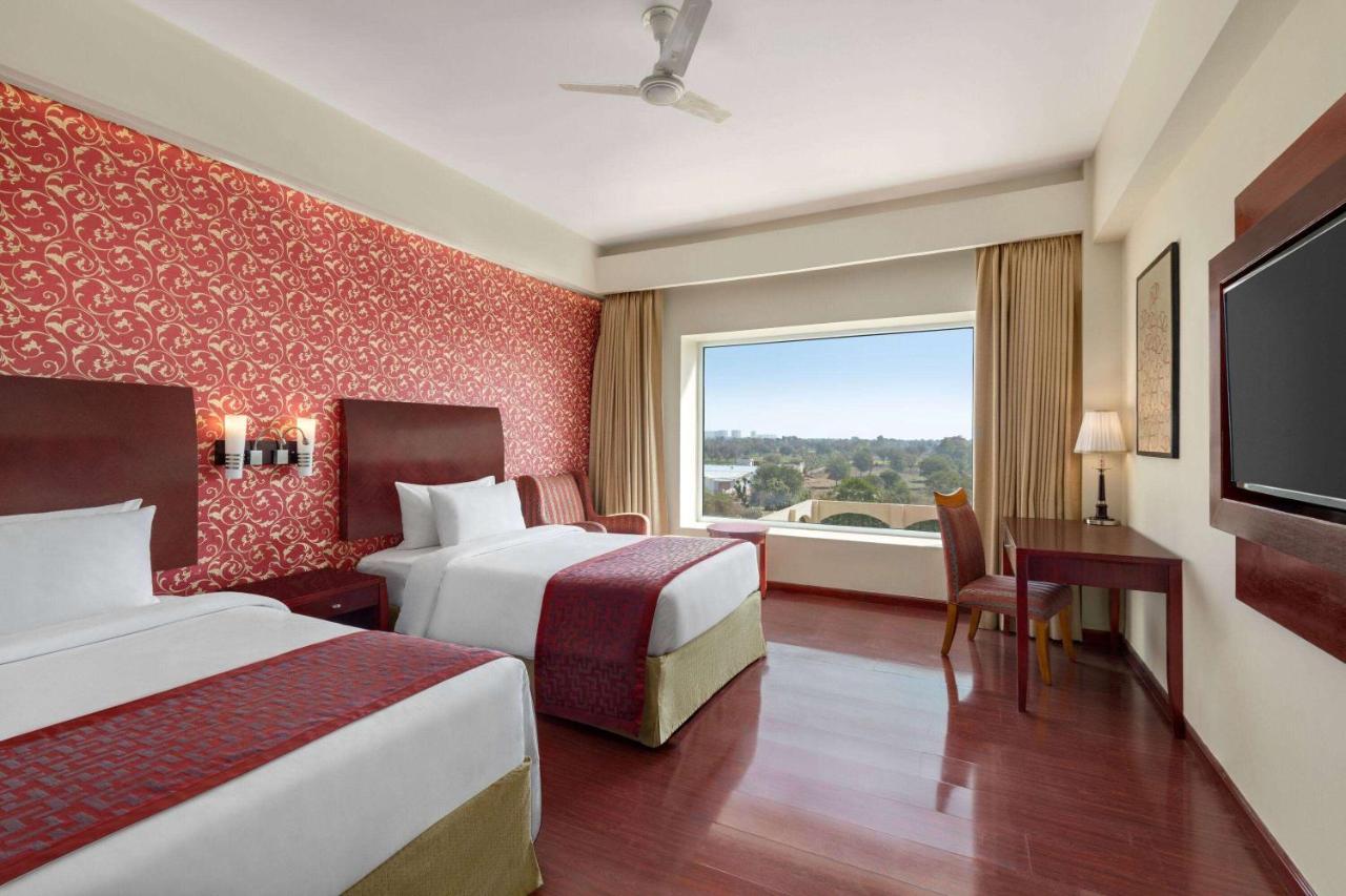 Hotel Ramada By Wyndham Jaipur Jaisinghpura Zewnętrze zdjęcie