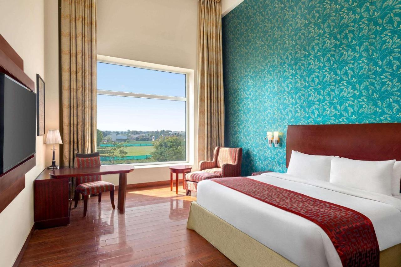 Hotel Ramada By Wyndham Jaipur Jaisinghpura Zewnętrze zdjęcie