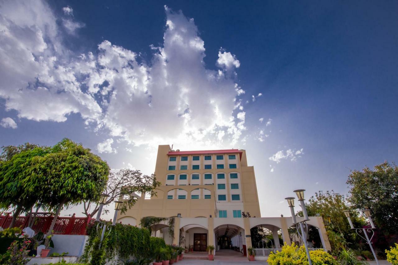 Hotel Ramada By Wyndham Jaipur Jaisinghpura Zewnętrze zdjęcie