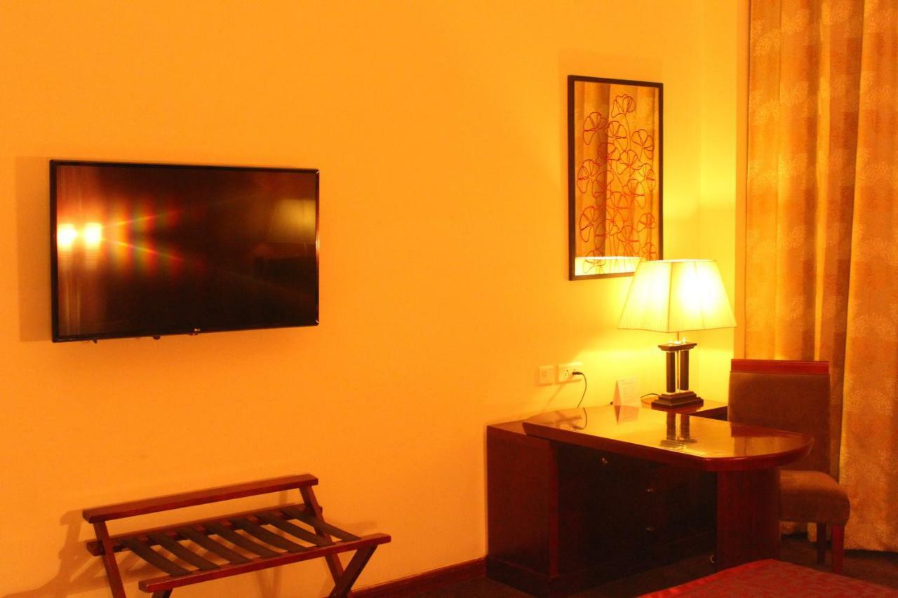 Hotel Ramada By Wyndham Jaipur Jaisinghpura Zewnętrze zdjęcie