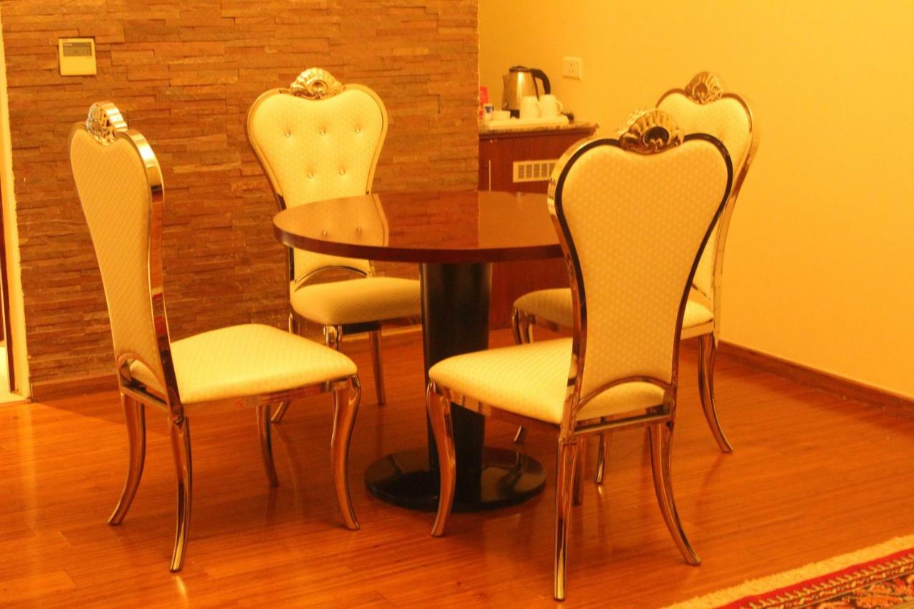 Hotel Ramada By Wyndham Jaipur Jaisinghpura Zewnętrze zdjęcie