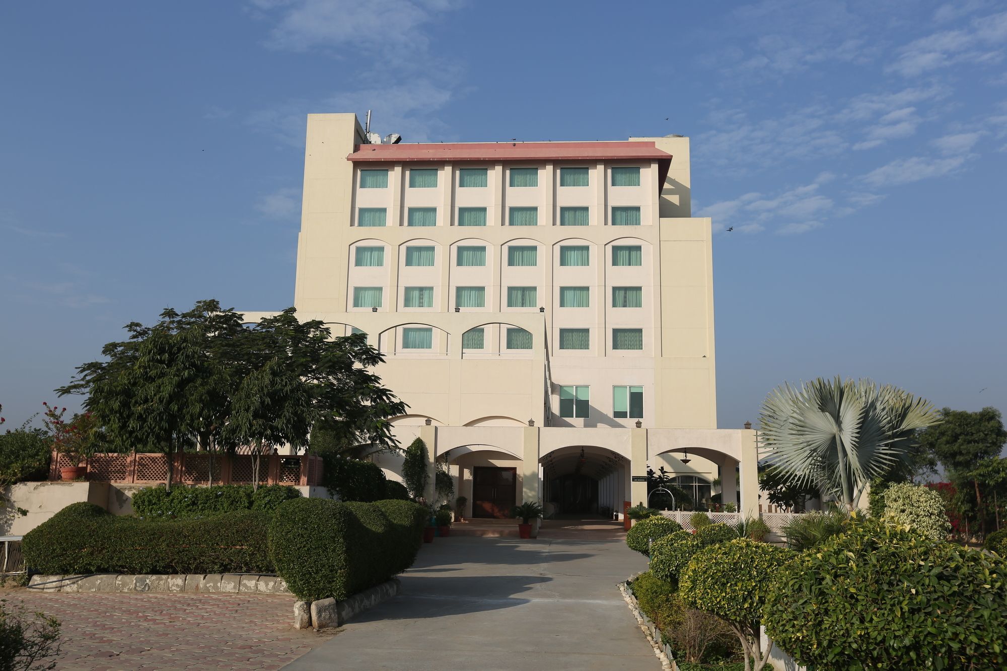 Hotel Ramada By Wyndham Jaipur Jaisinghpura Zewnętrze zdjęcie